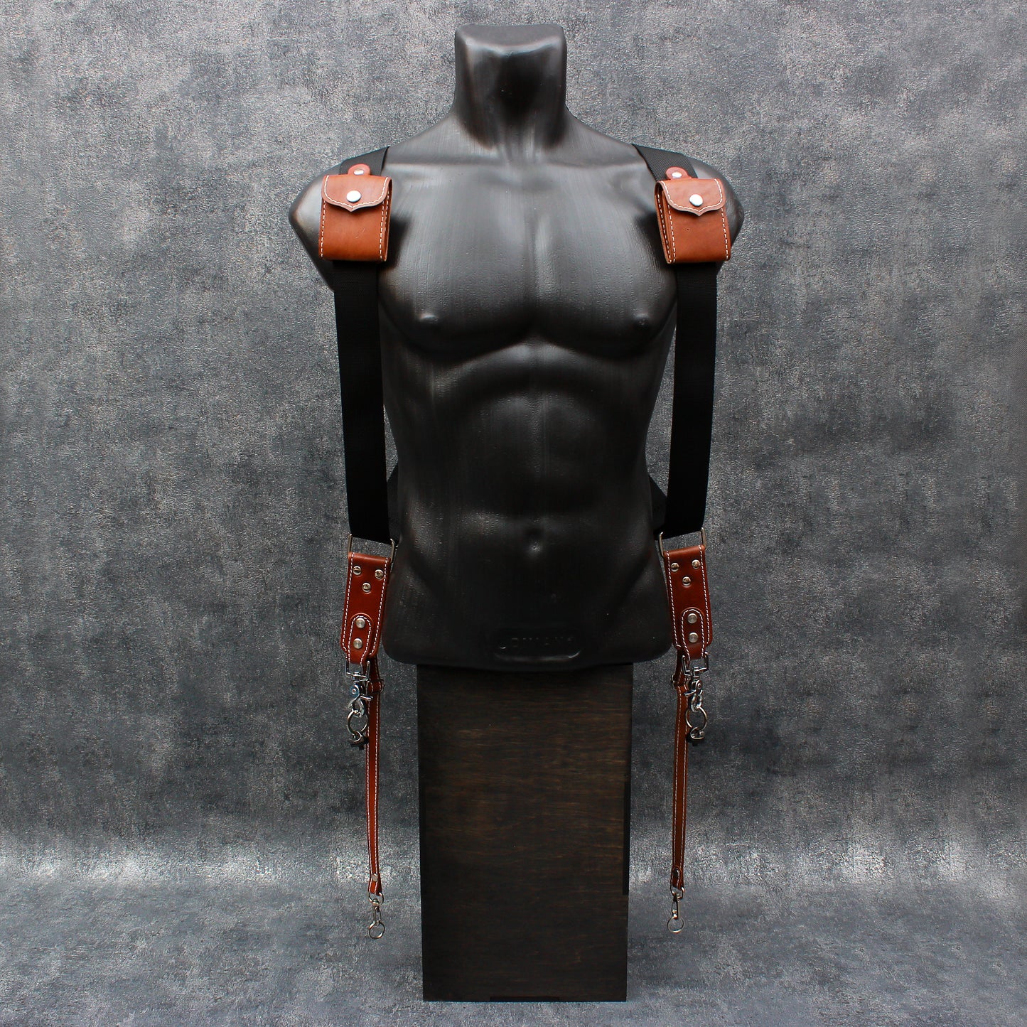NYLON & LEATHER Dual camera strap with removable battery cases and a set of additional accessories. FREE SHIPPING.