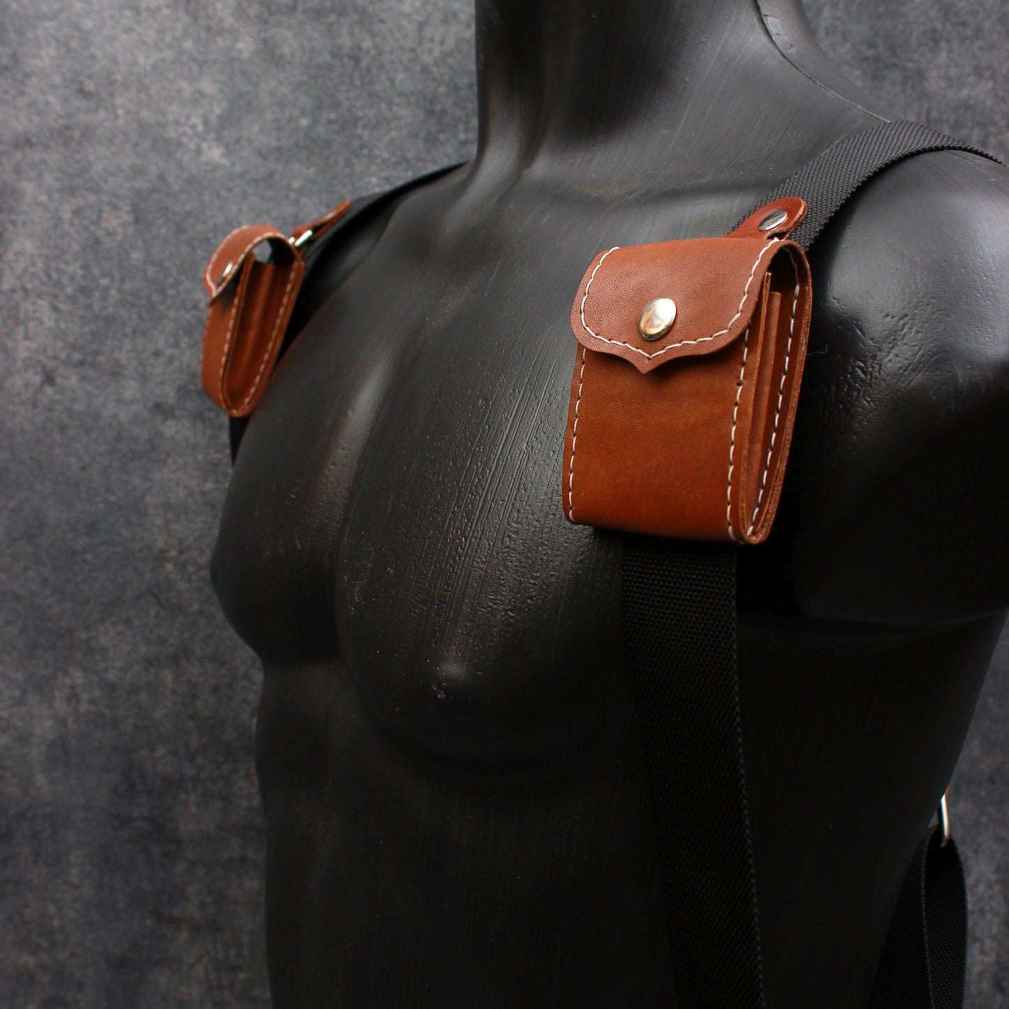 NYLON & LEATHER Dual camera strap with removable battery cases and a set of additional accessories. FREE SHIPPING.